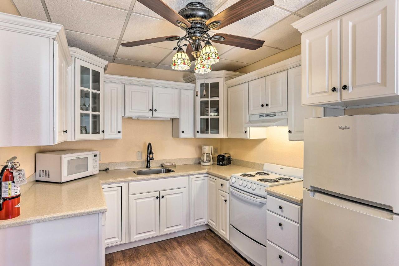 Custer Apt In Heart Of Town Shop, Dine, Hike Bagian luar foto