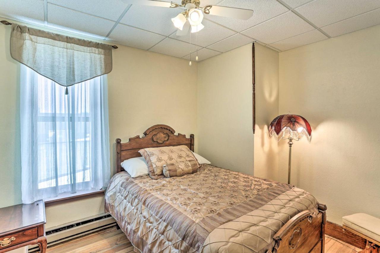 Custer Apt In Heart Of Town Shop, Dine, Hike Bagian luar foto