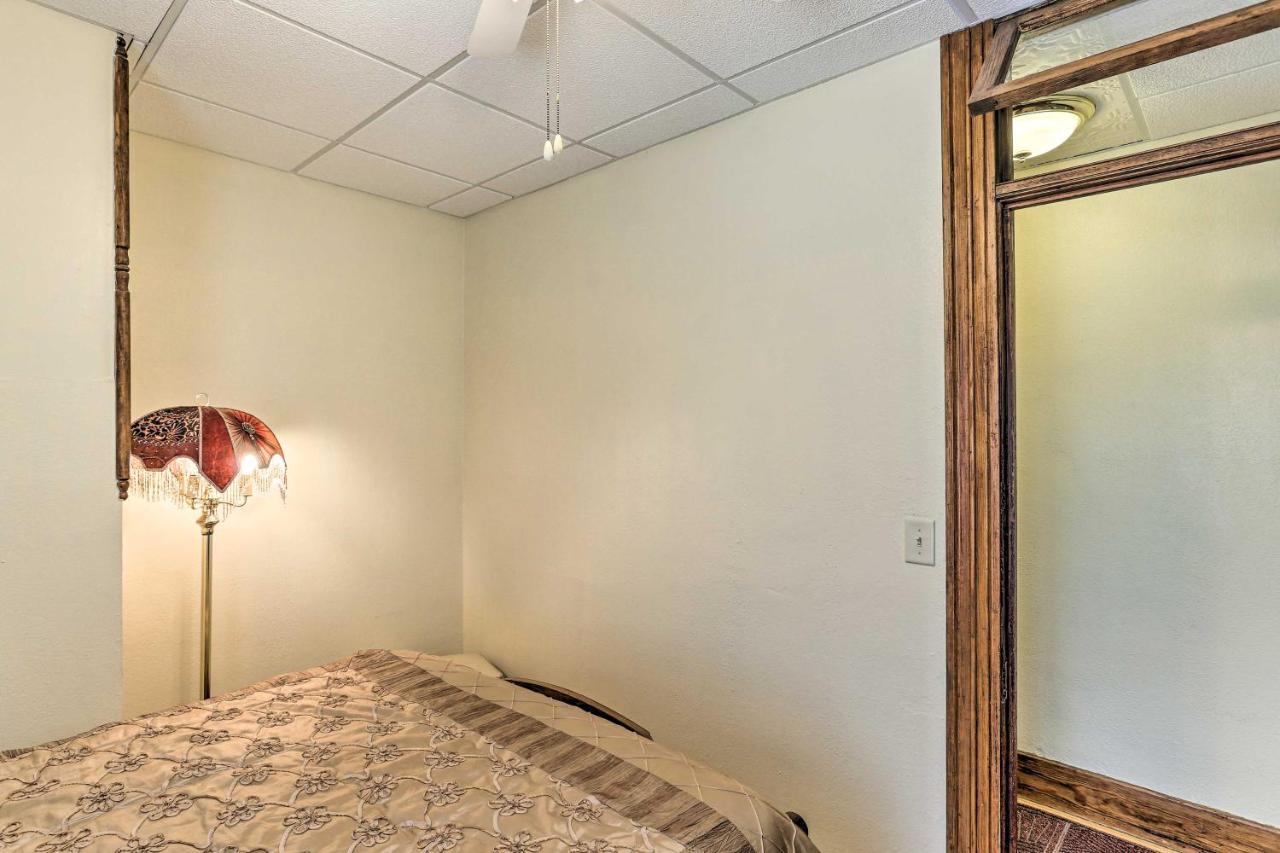 Custer Apt In Heart Of Town Shop, Dine, Hike Bagian luar foto