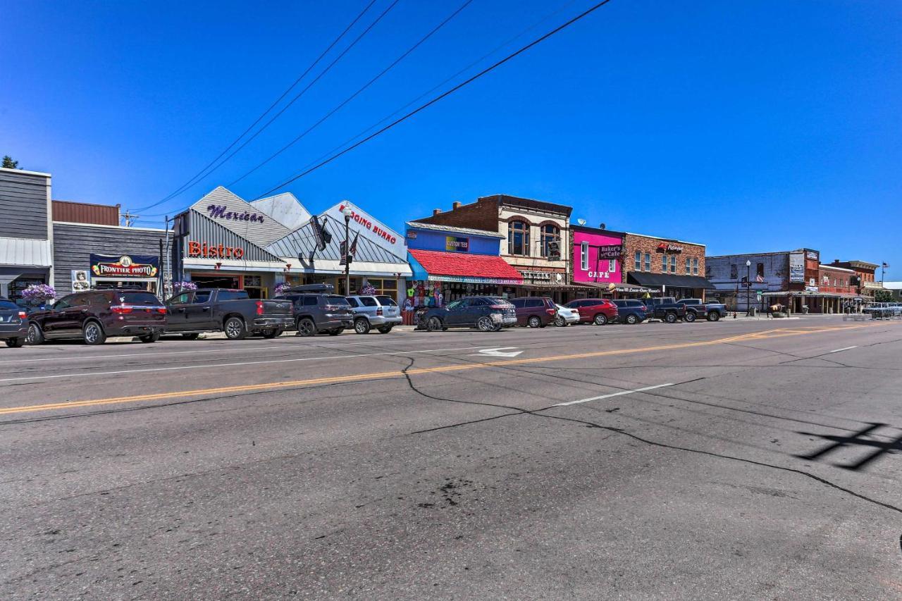 Custer Apt In Heart Of Town Shop, Dine, Hike Bagian luar foto