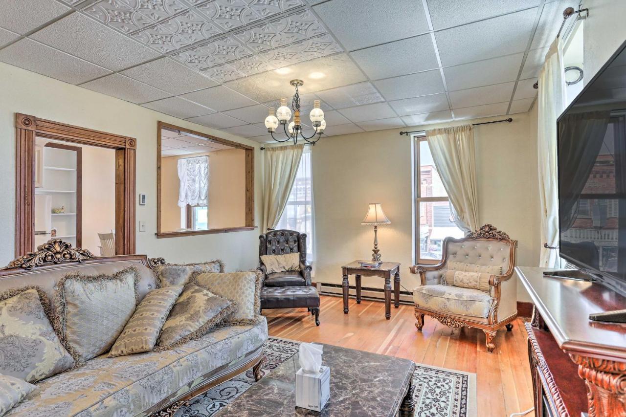 Custer Apt In Heart Of Town Shop, Dine, Hike Bagian luar foto