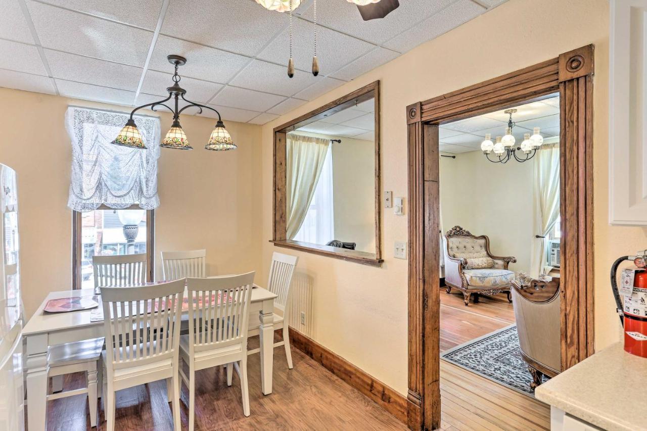 Custer Apt In Heart Of Town Shop, Dine, Hike Bagian luar foto