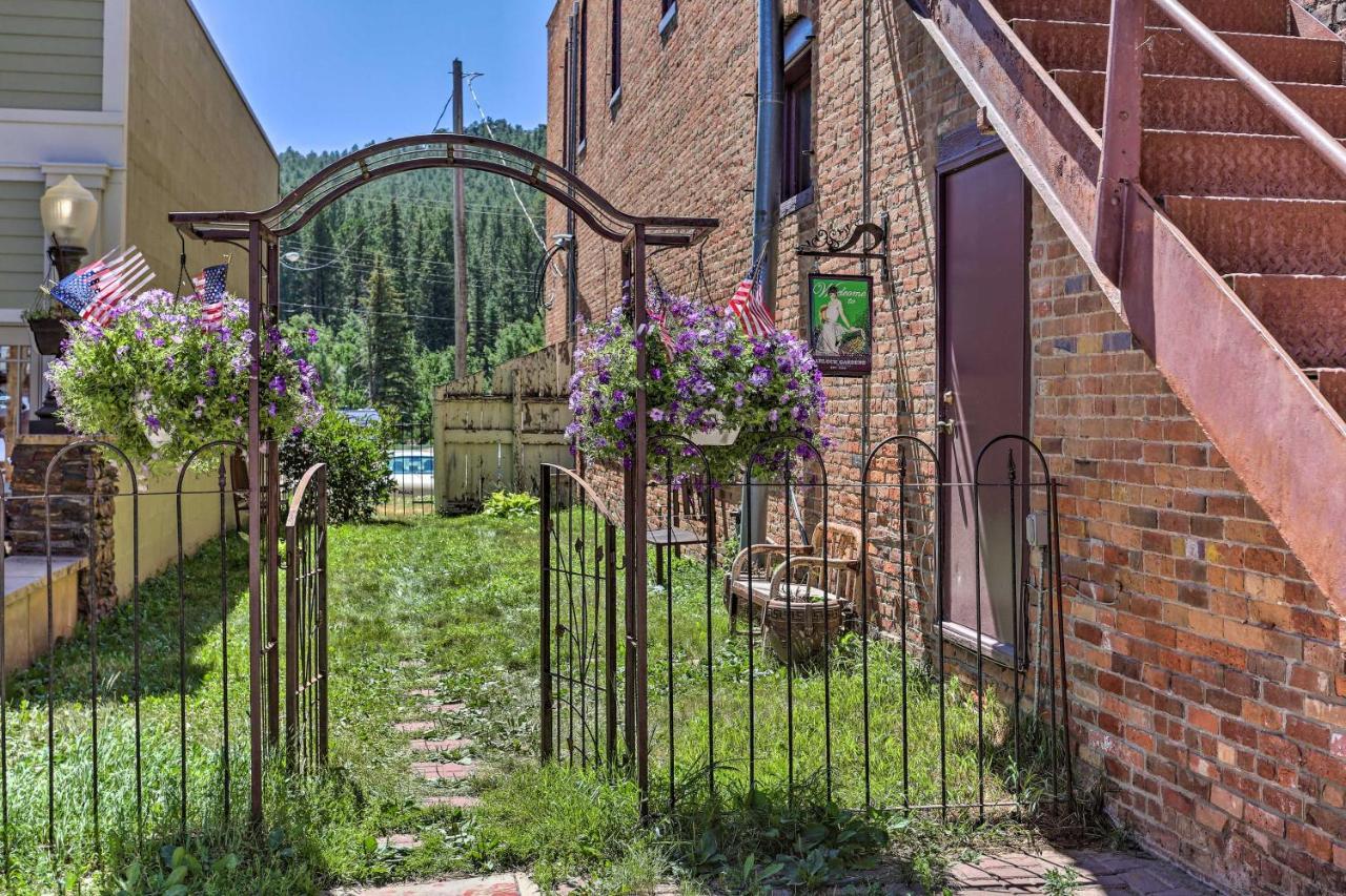 Custer Apt In Heart Of Town Shop, Dine, Hike Bagian luar foto