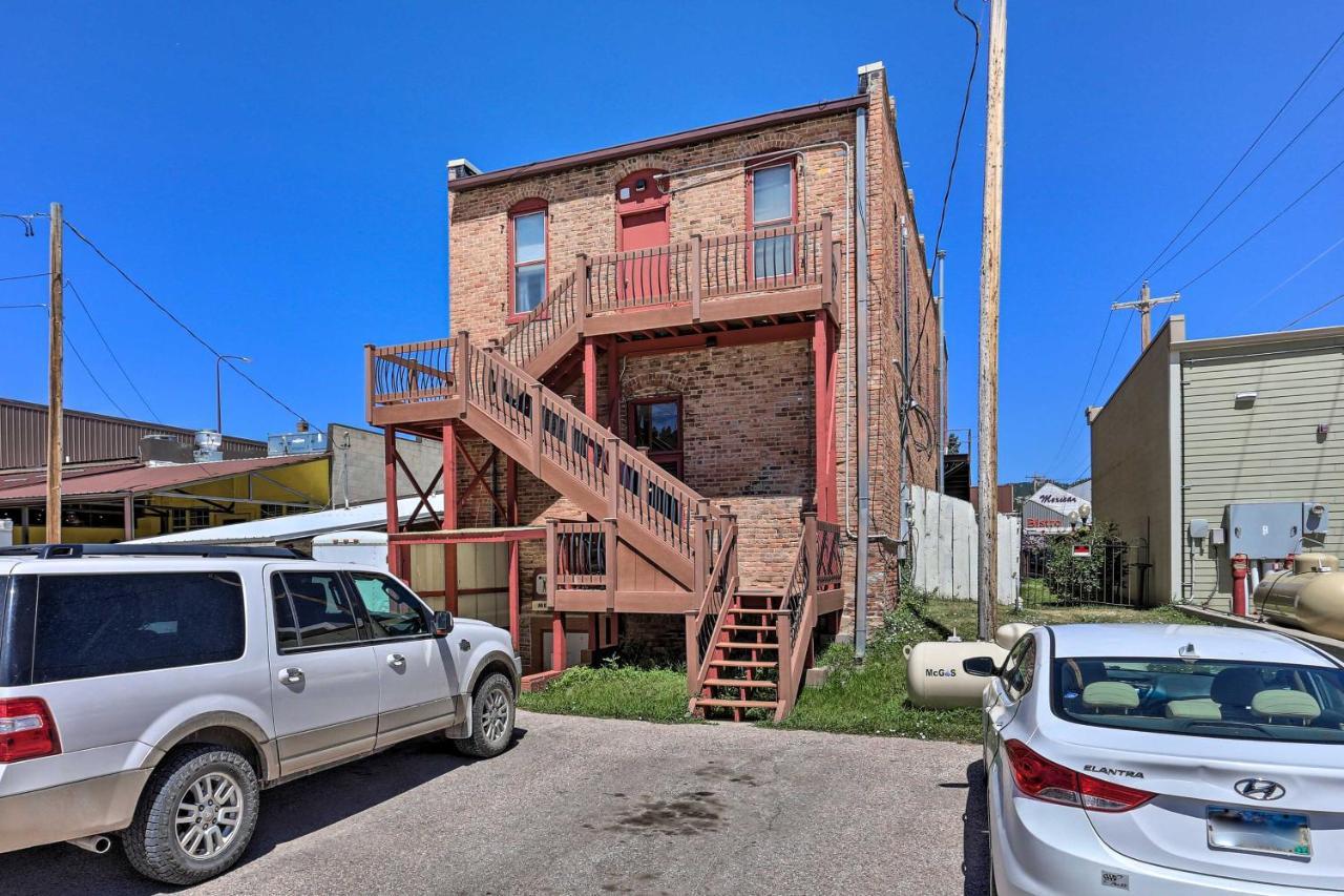Custer Apt In Heart Of Town Shop, Dine, Hike Bagian luar foto